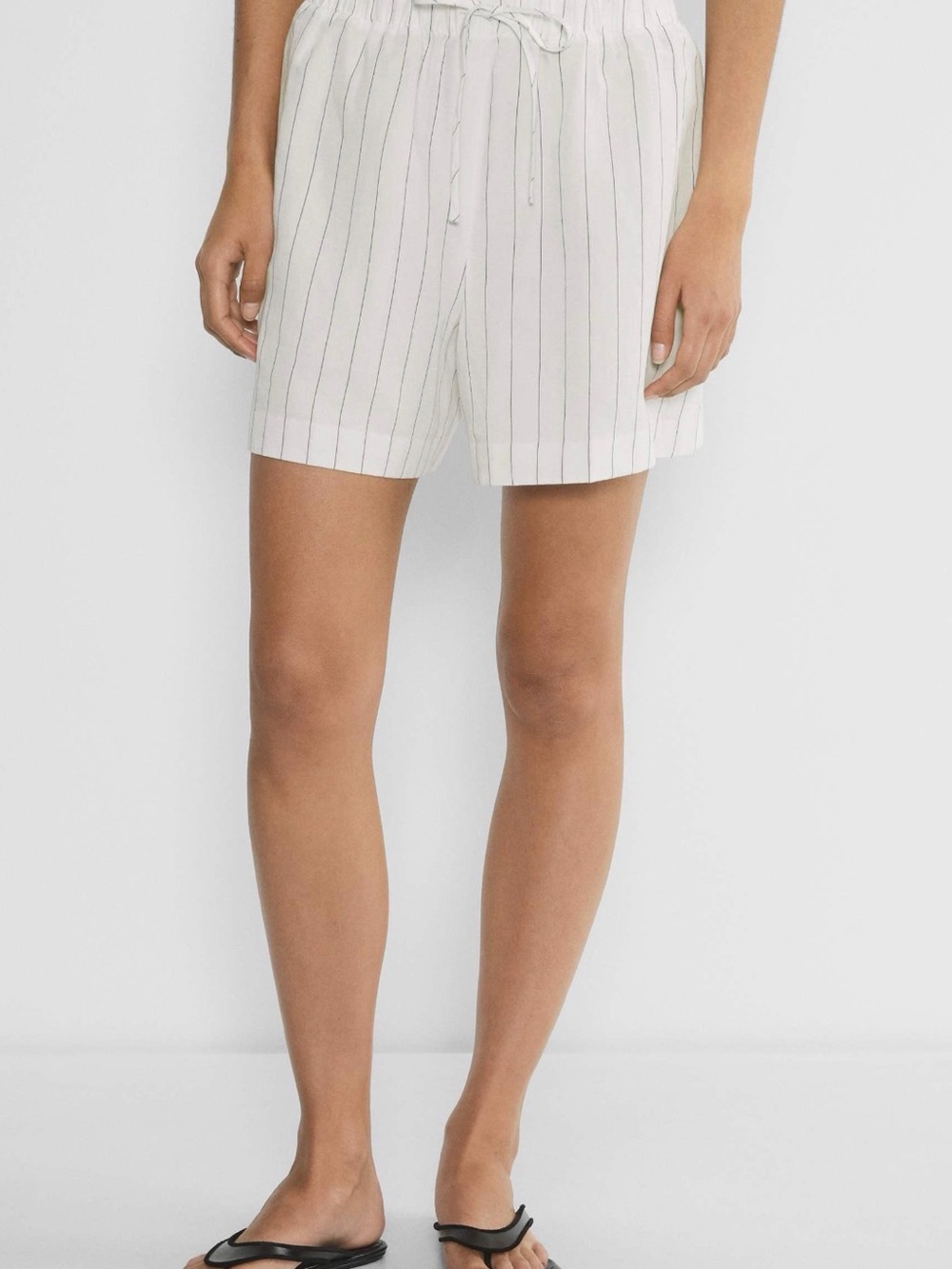 Aritzia Wilfred Lodge CruiseLinen Mid-thigh White Pinstripe Drawstring Shorts